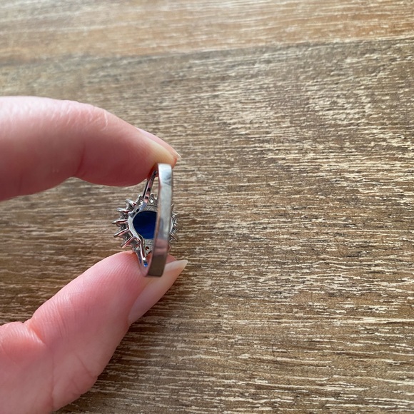 Francesca’s Collections | Blue & White Sapphire ring - Picture 3 of 3